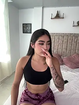 EmiilyEvans  online show from September 12, 9:37 pm