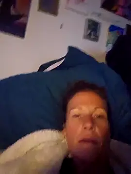 Snapshot of PhynneNicole chatting on December 5, 10:02 am PhynneNicole online show from December 5, 10:02 am