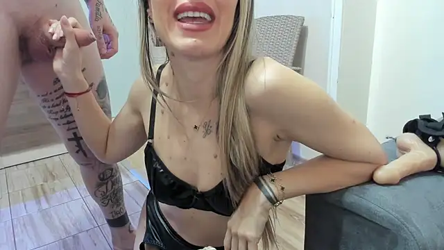 Snapshot of cash_rules77 chatting on March 17, 11:53 am cash rules77 online show from March 17, 11:53 am