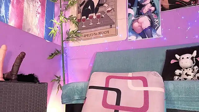 Snapshot of Gaia_Gatex chatting on November 8, 1:33 pm Gaia Gatex online show from November 8, 1:33 pm