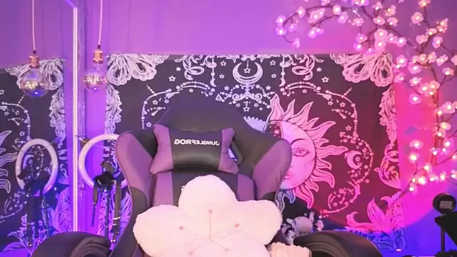 Gaia Gatex online show from February 9, 12:42 pm