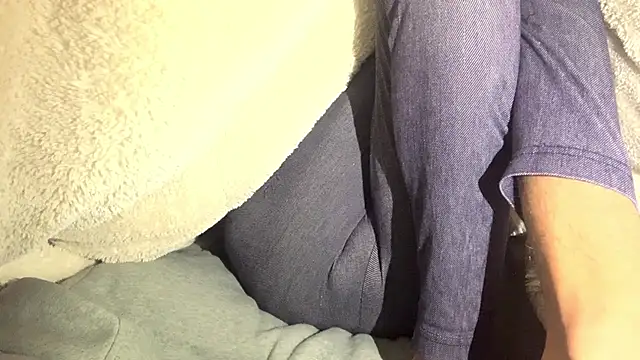 Snapshot of BouncySubsidy chatting on November 13, 1:10 pm BouncySubsidy online show from November 13, 1:10 pm