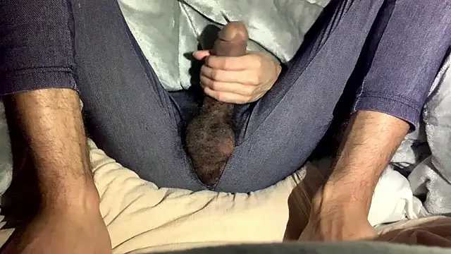 Snapshot of BouncySubsidy chatting on December 2, 5:57 am BouncySubsidy online show from December 2, 5:57 am