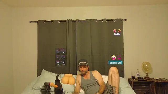 Snapshot of danoo84 chatting on October 17, 2:48 am danoo84 online show from October 17, 2:48 am