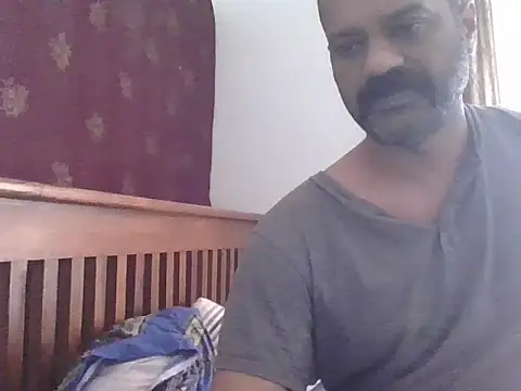 Snapshot of MalluNakedSlave chatting on December 21, 6:42 am MalluNakedSlave online show from December 21, 6:42 am