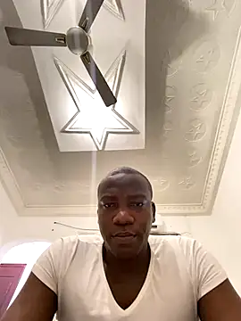 Snapshot of Atta-esi chatting on November 15, 11:54 pm Atta-esi online show from November 15, 11:54 pm