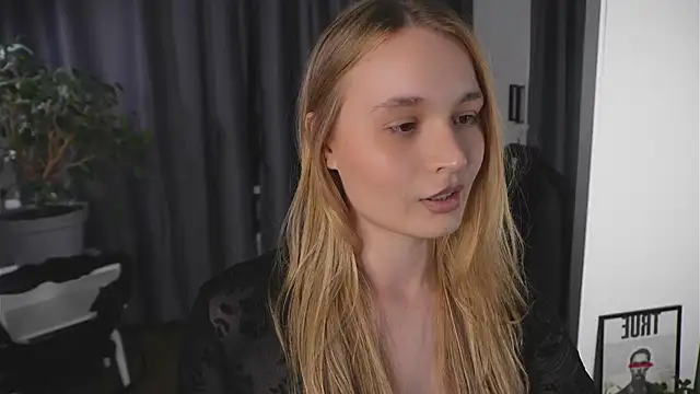 Snapshot of lisa_schiele chatting on October 21, 8:20 pm lisa schiele online show from October 21, 8:20 pm