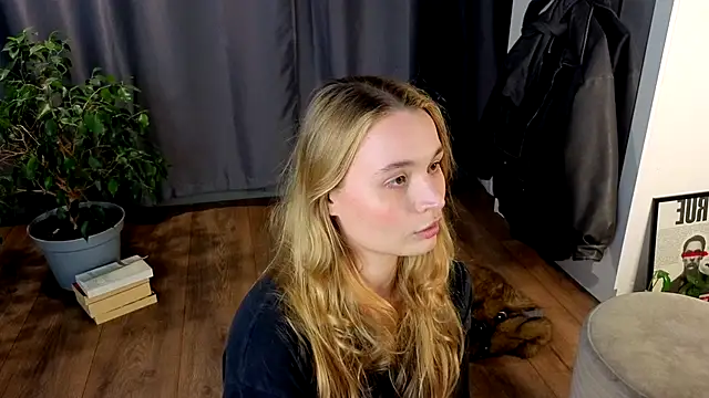 Snapshot of lisa_schiele chatting on November 10, 7:57 pm lisa schiele online show from November 10, 7:57 pm