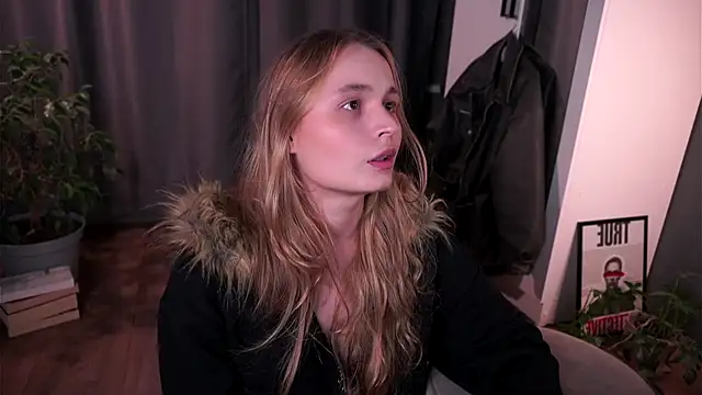 Snapshot of lisa_schiele chatting on November 11, 7:47 pm lisa schiele online show from November 11, 7:47 pm