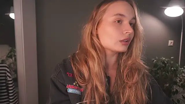 Snapshot of lisa_schiele chatting on November 19, 8:20 pm lisa schiele online show from November 19, 8:20 pm