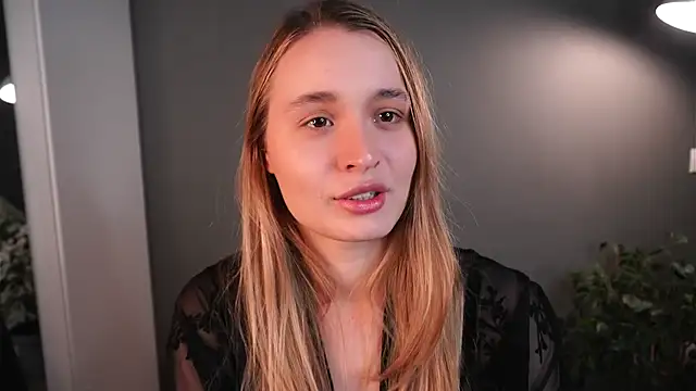 Snapshot of lisa_schiele chatting on November 26, 8:10 pm lisa schiele online show from November 26, 8:10 pm