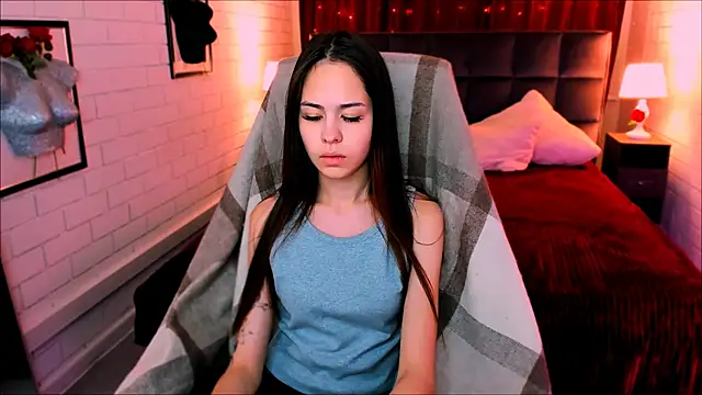 Snapshot of UliaNeer chatting on November 25, 5:07 am UliaNeer online show from November 25, 5:07 am