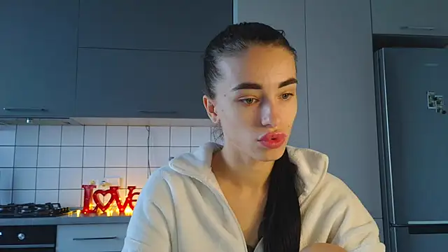 Snapshot of EvaMelnik chatting on September 19, 2:18 pm EvaMelnik online show from September 19, 2:18 pm