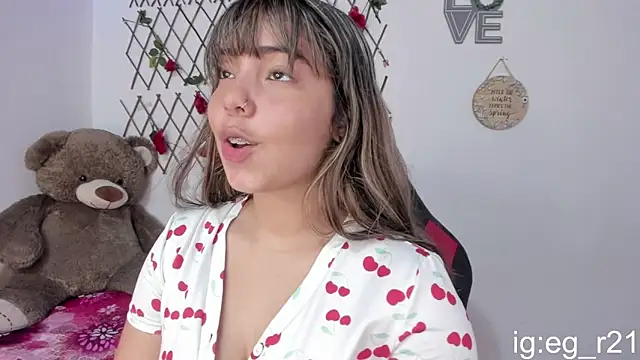 Snapshot of emma_grays2 chatting on October 31, 5:41 am emma grays2 online show from October 31, 5:41 am