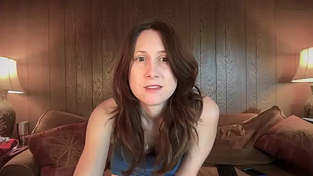 Snapshot of MommyGoddessL chatting on October 3, 1:52 pm MommyGoddessL online show from October 3, 1:52 pm