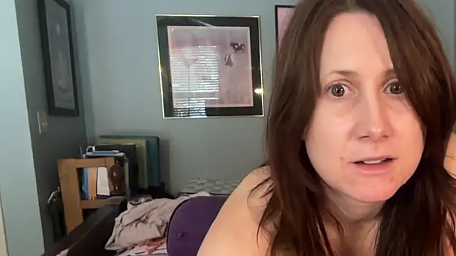 Snapshot of MommyGoddessL chatting on October 6, 2:58 pm MommyGoddessL online show from October 6, 2:58 pm