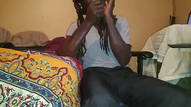 EYEzIAM online show from October 10, 12:48 pm