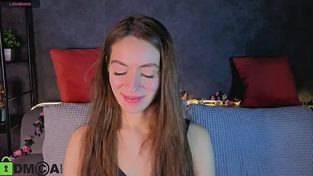 Agnes Wells online show from December 4, 9:18 am