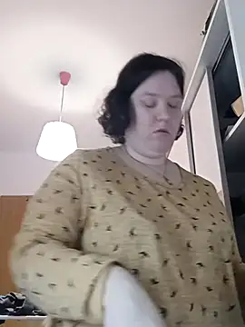 Snapshot of Feuchtekitty92@xh chatting on November 4, 8:57 am Feuchtekitty92xh online show from November 4, 8:57 am