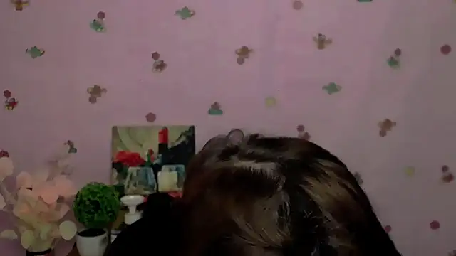 Snapshot of FeelMe__ chatting on October 20, 6:25 am FeelMe online show from October 20, 6:25 am