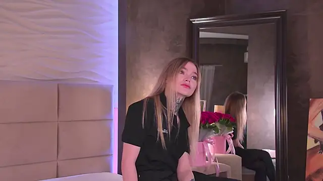 Snapshot of AriWild chatting on November 21, 4:22 am AriWild online show from November 21, 4:22 am