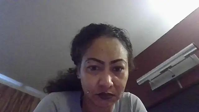 Flossee online show from October 3, 10:45 am