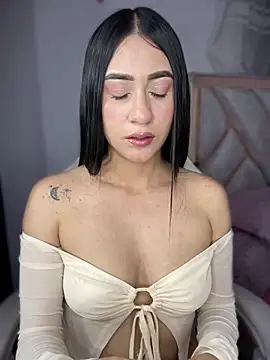 Snapshot of isabela_l chatting on March 17, 11:30 pm isabela l online show from March 17, 11:30 pm