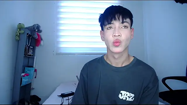 lucky stricke online show from September 25, 8:23 pm