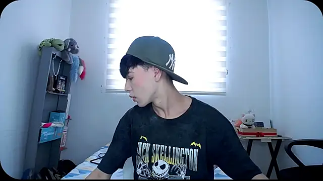 lucky stricke online show from September 27, 8:03 pm