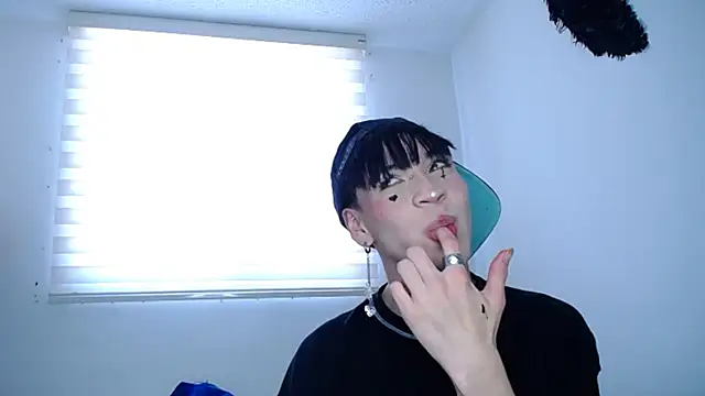 lucky stricke online show from October 1, 8:59 pm