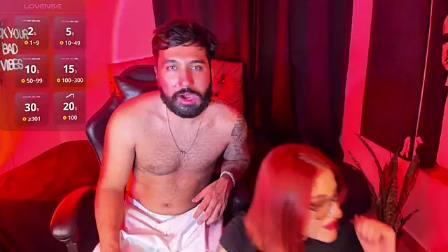 Snapshot of DanteAndVictoria chatting on November 6, 4:57 am DanteAndVictoria online show from November 6, 4:57 am