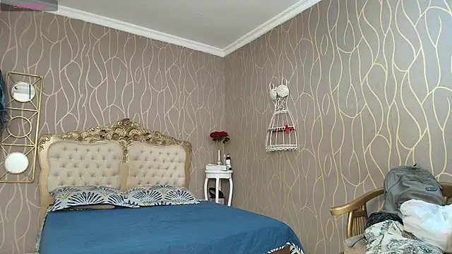 katybrownss online show from December 1, 7:30 pm