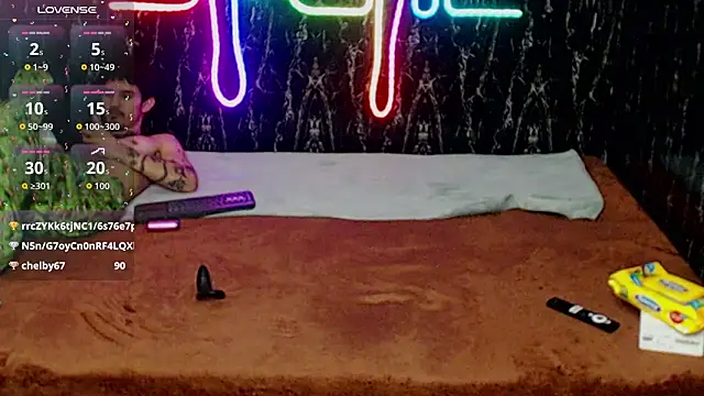 Snapshot of nextboywell1 chatting on December 13, 7:53 pm nextboywell1 online show from December 13, 7:53 pm