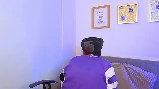 yulian vasquez online show from November 1, 12:29 pm