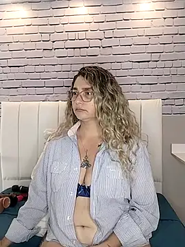 Snapshot of MelanyVegas chatting on September 17, 1:35 pm MelanyVegas online show from September 17, 1:35 pm