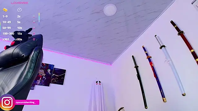 Snapshot of Nicorobinn chatting on October 11, 8:07 pm Nicorobinn online show from October 11, 8:07 pm