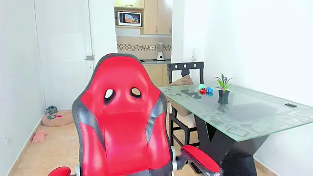 Snapshot of alexandra_cute chatting on October 15, 5:51 am alexandra cute online show from October 15, 5:51 am