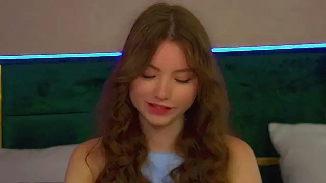 KeiraAsti online show from September 28, 6:19 am