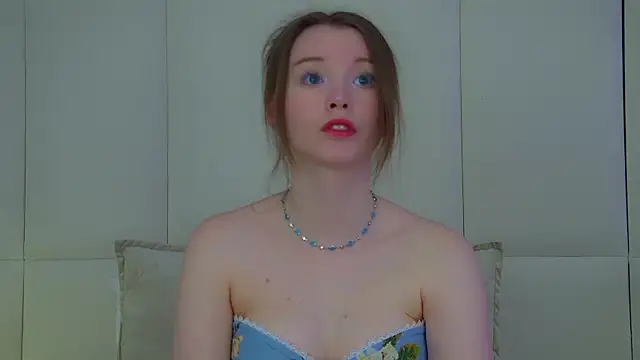 KeiraAsti online show from March 1, 6:48 am