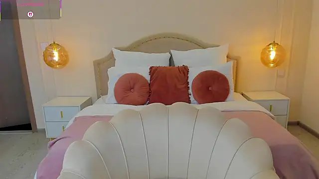 MilaMour online show from November 30, 5:39 pm