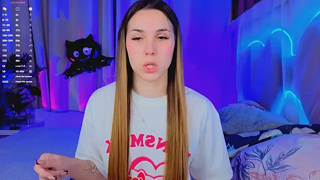 -CindyLou online show from October 23, 8:18 pm