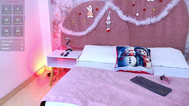 Snapshot of Becca_Grims chatting on November 30, 3:54 am Becca Grims online show from November 30, 3:54 am