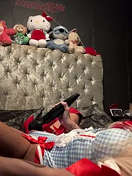 Snapshot of ShortySweet chatting on October 15, 3:01 pm ShortySweet online show from October 15, 3:01 pm