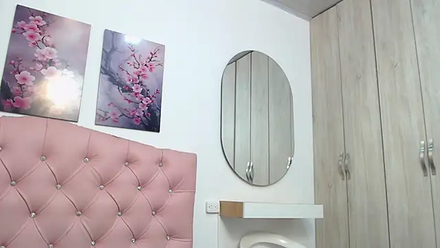 pinky f00x online show from December 15, 7:18 pm