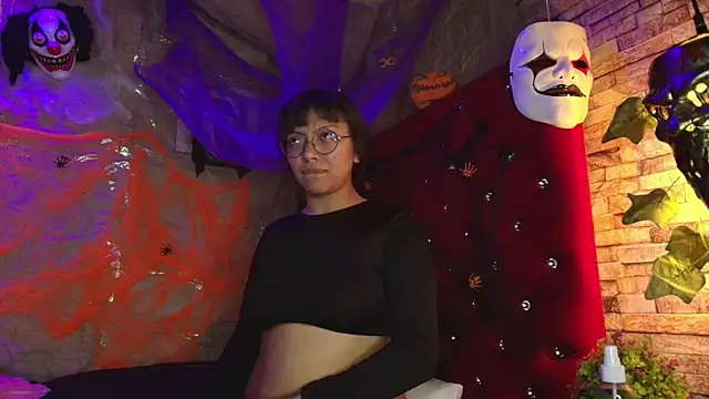 Victoria Thompson1 online show from October 25, 8:36 pm