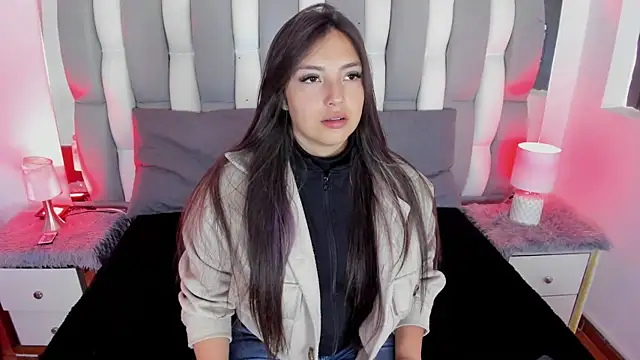 Adaara Rey online show from October 3, 8:17 pm