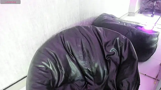 Adaara Rey online show from November 19, 8:42 pm