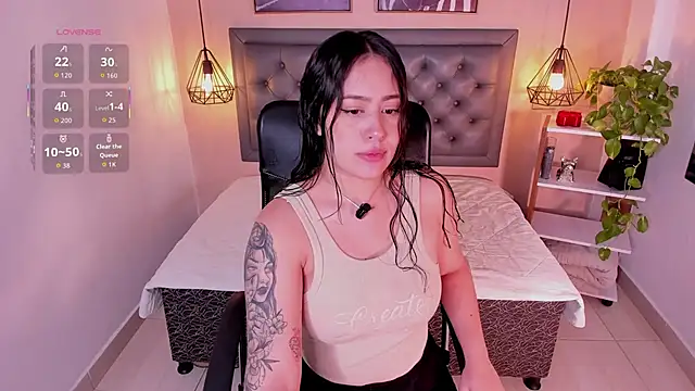 aisha duque online show from January 13, 8:03 pm