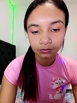 liz7skinny online show from March 30, 9:05 pm