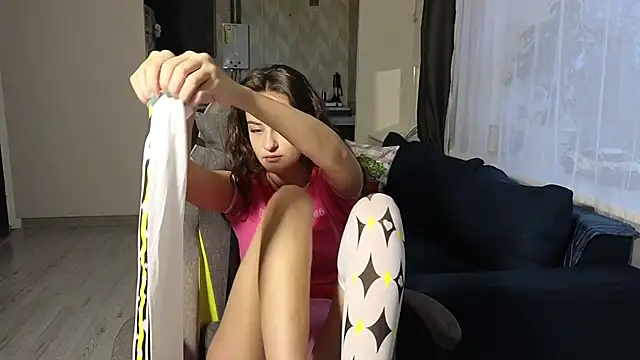 Snapshot of BelleWild chatting on November 14, 4:22 am BelleWild online show from November 14, 4:22 am